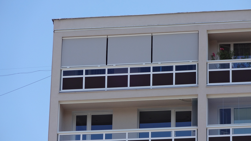 Screenové samonavíjacie rolety